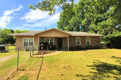 1518 E Hogner St, Tahlequah, OK 74464