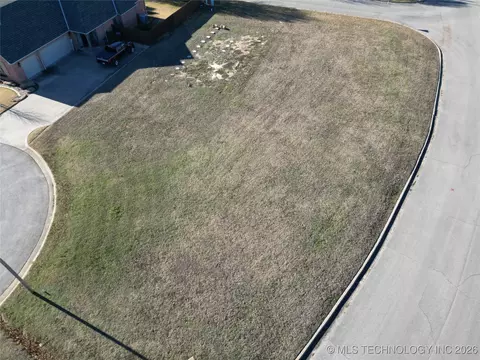 925 Dornick Dr, Ardmore, OK 73401