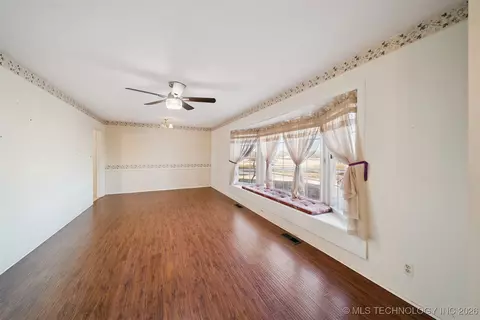 14650 E 11th Pl, Tulsa, OK 74108 photo 4