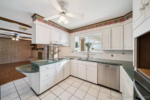 14650 E 11th Pl, Tulsa, OK 74108 photo 9