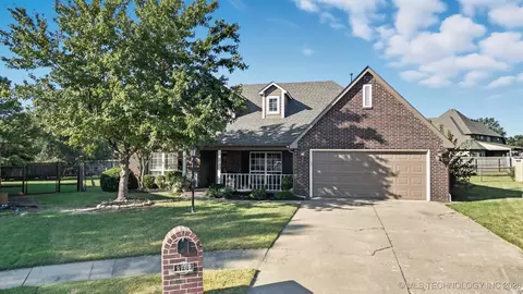 8702 N 140th Ter, Owasso, OK 74055