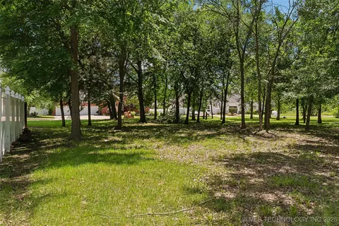 9 Edgewood Dr, Mcalester, OK 74501