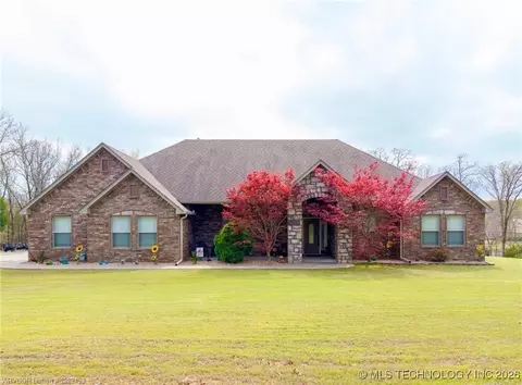 479872 E 1080 Rd, Muldrow, OK 74948