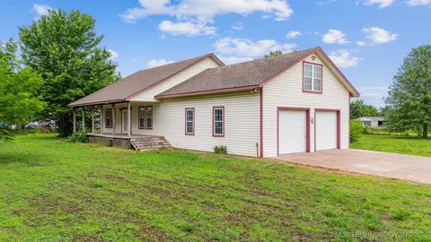 768 E Main St, Adair, OK 74330