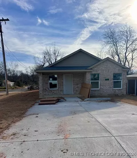 702 S 2nd Ave, Durant, OK 74701