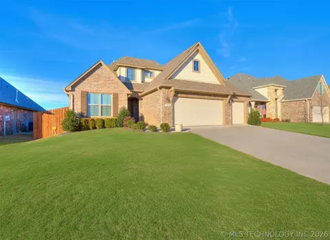 703 E 126th St S, Jenks, OK 74037