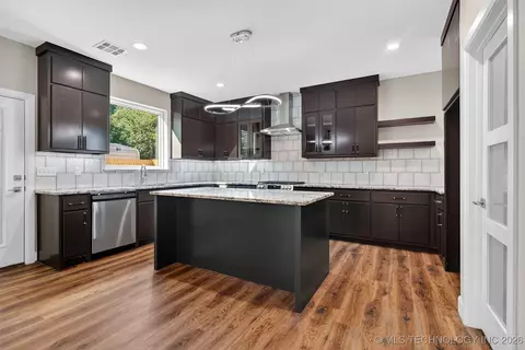 Kitchen - 728 E Tecumseh St N, Tulsa, OK 74106 photo 6 of 8