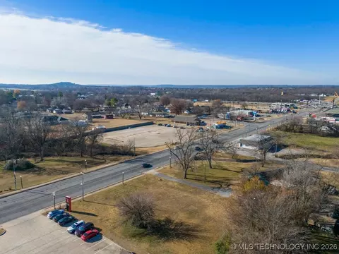 243 E 141st St, Glenpool, OK 74033 photo 9
