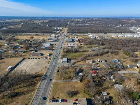 243 E 141st St, Glenpool, OK 74033 photo 17