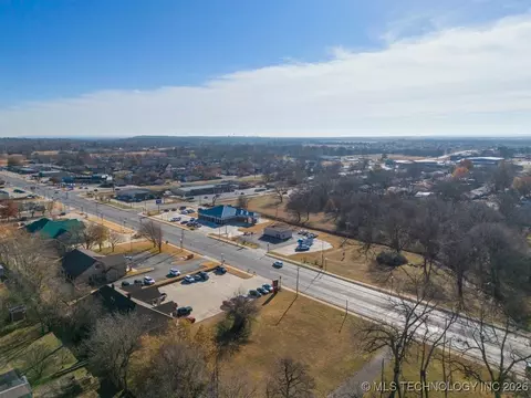 243 E 141st St, Glenpool, OK 74033 photo 11