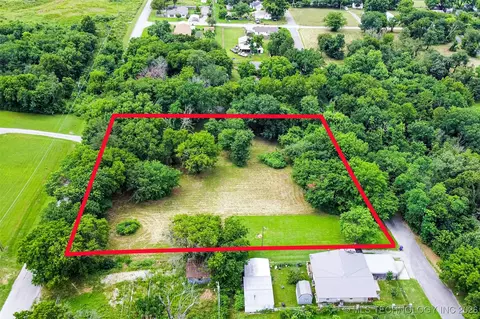 608 S Cherokee St, Locust Grove, OK 74352