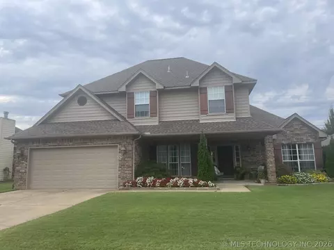 1004 S Yellowood Ave, Broken Arrow, OK 74012