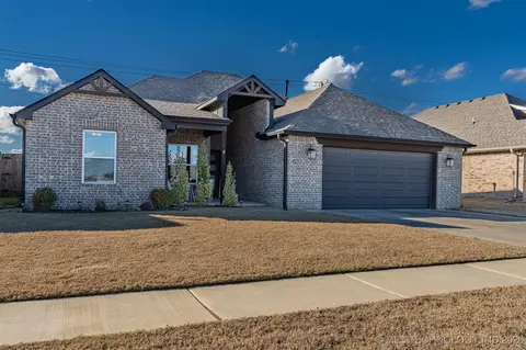 10828 S 274th East Ave, Coweta, OK 74429