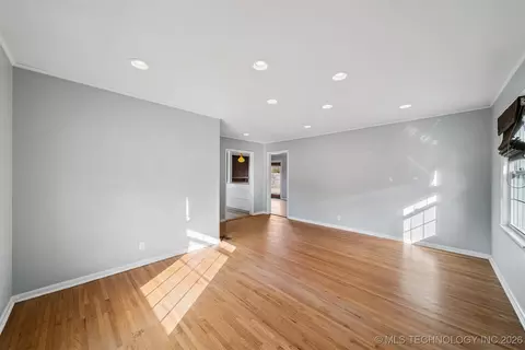 5335 E 29th St, Tulsa, OK 74114 photo 6