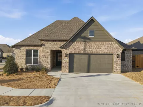 1300 N Beech St, Broken Arrow, OK 74012