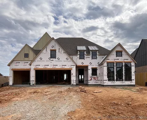 2707 W Van Buren Ct, Broken Arrow, OK 74011