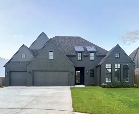 2707 W Van Buren Ct, Broken Arrow, OK 74011