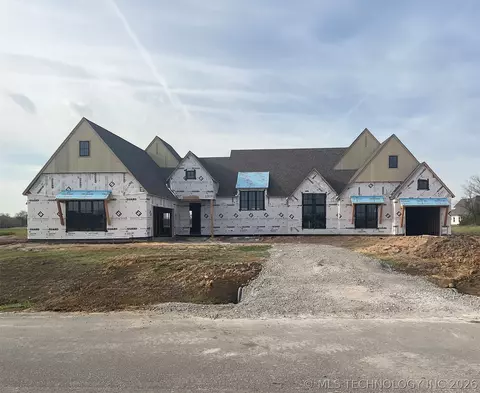 31750 E Two Socks Dr, Broken Arrow, OK 74014