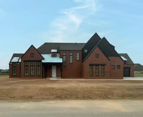 8559 S Timber Wolf Dr, Broken Arrow, OK 74014