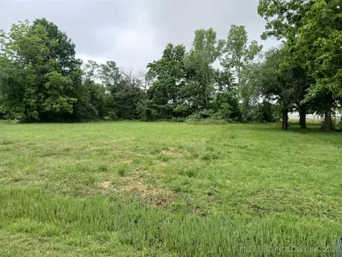 S Polk Avenue, Wagoner, OK 74467
