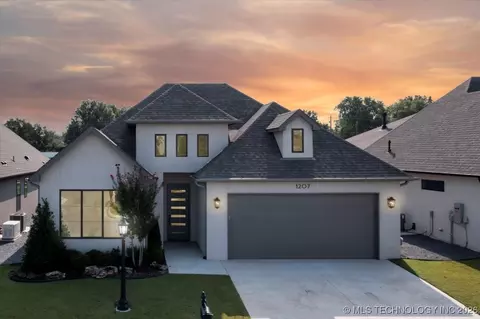 1207 N 71st Pl, Broken Arrow, OK 74014