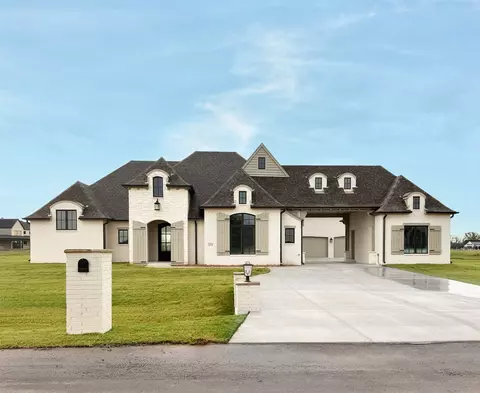 31719 E Two Socks Dr, Broken Arrow, OK 74014