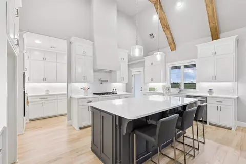 Kitchen - 107 E 164th Pl S, Glenpool, OK 74033 photo 1 of 5