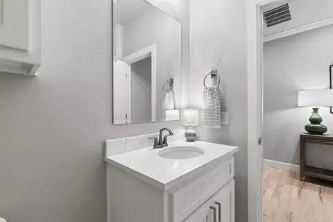 Bath - 107 E 164th Pl S, Glenpool, OK 74033 photo 6 of 10