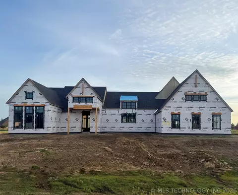 8221 E 111th St N, Owasso, OK 74055