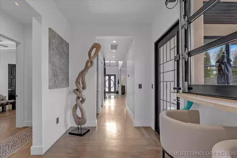 Entry Way - 129 E 34th St S, Tulsa, OK 74105 photo 5 of 12
