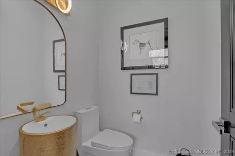 Bath - 129 E 34th St S, Tulsa, OK 74105 photo 1 of 11