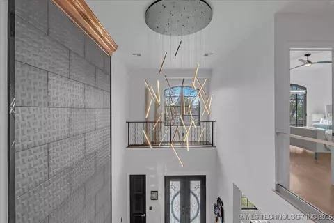 Entry Way - 129 E 34th St S, Tulsa, OK 74105 photo 7 of 12