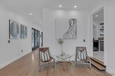 Entry Way - 129 E 34th St S, Tulsa, OK 74105 photo 6 of 12