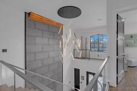 Entry Way - 129 E 34th St S, Tulsa, OK 74105 photo 8 of 12