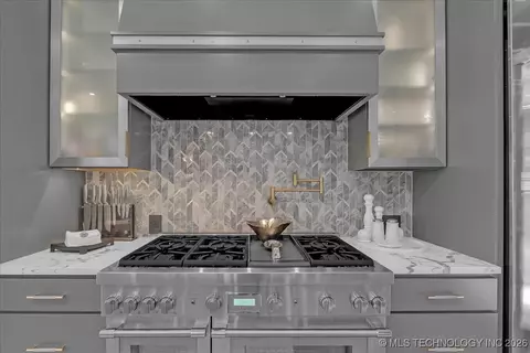 Kitchen - 129 E 34th St S, Tulsa, OK 74105 photo 9 of 16