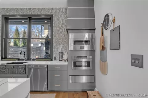 Kitchen - 129 E 34th St S, Tulsa, OK 74105 photo 6 of 16