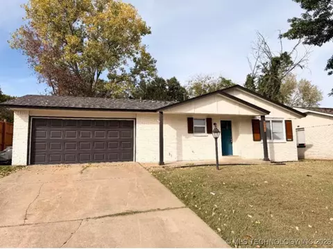 8941 E 57th St, Tulsa, OK 74145 photo 1