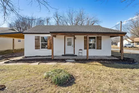 320 N Hogan St, Pryor, OK 74361