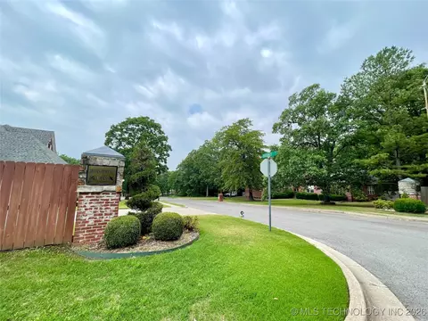 111 Boudinot Ct, Tahlequah, OK 74464