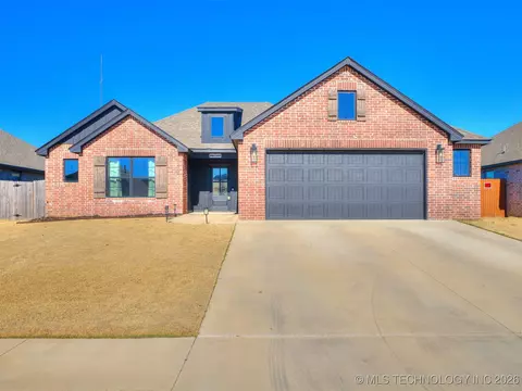 27605 E 108th Pl S, Coweta, OK 74429