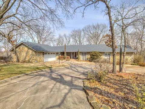 1201 Dogwood Ct, Bartlesville, OK 74006