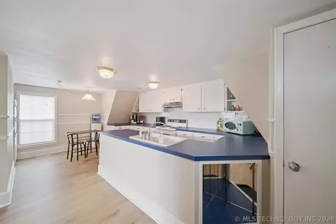 Kitchen - 619 E 437 Rd, Spavinaw, OK 74366 photo 1 of 2