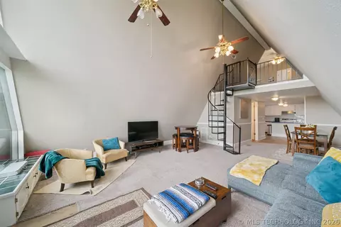 Living - 619 E 437 Rd, Spavinaw, OK 74366 photo 2 of 3