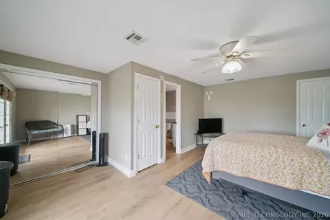 Bedroom - 619 E 437 Rd, Spavinaw, OK 74366 photo 3 of 3