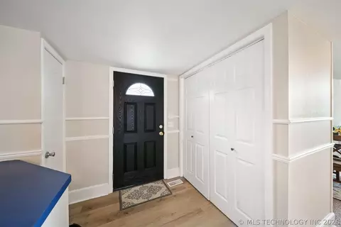 Entry Way - 619 E 437 Rd, Spavinaw, OK 74366 photo 1 of 3