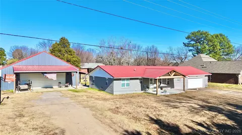 1303 H St, Stigler, OK 74462