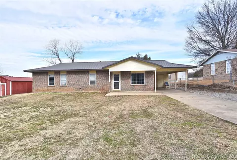 606 Straight St, Fort Gibson, OK 74434