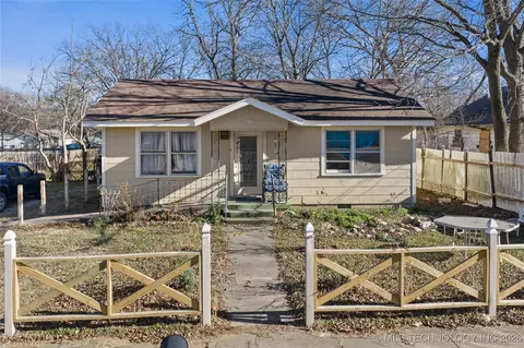708 NE A St, Ardmore, OK 73401