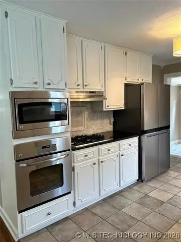 Kitchen - 1648 E 36th St, Tulsa, OK 74105 photo 3 of 3