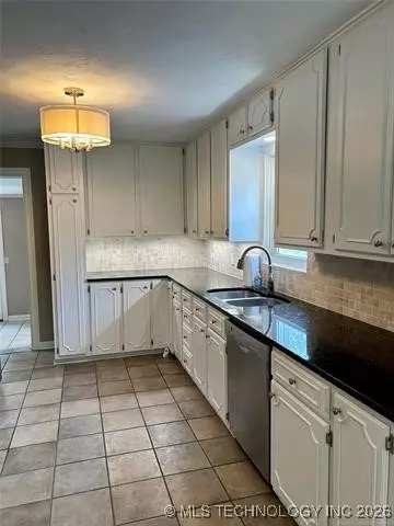 Kitchen - 1648 E 36th St, Tulsa, OK 74105 photo 2 of 3